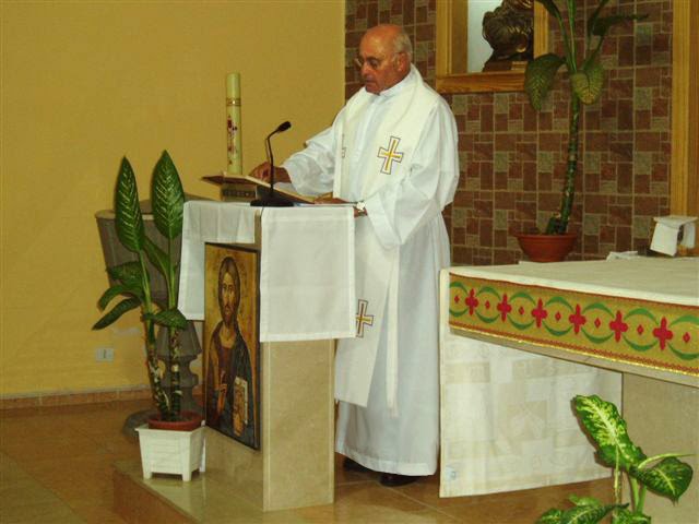ATRIL: DEFINICIÓN, TIPOS y SU IMPORTANCIA EN RELIGIÓN