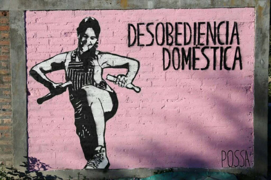 Cómo transforma el oficio de ama de casa vidas diariamente