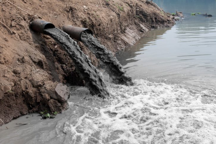 CONTAMINACIÓN DEL AGUA: TIPOS y EJEMPLOS IMPACTANTES