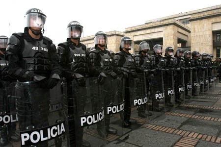 Cuáles son 10 ejemplos claros de coacción y coerción