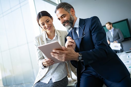 EMPRESA MEDIANA: 30 EJEMPLOS IMPACTANTES y VALIOSOS