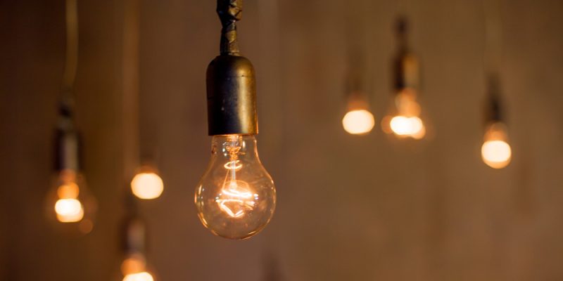 IMPORTANCIA de la ELECTRICIDAD: origen y CARACTERÍSTICAS
