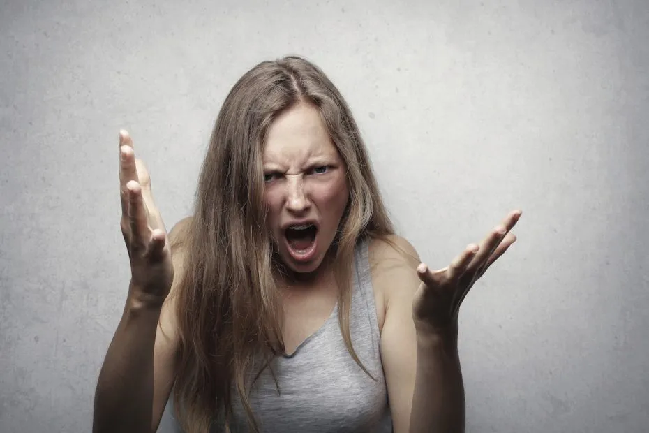 IRRITABILIDAD: Qué es y cuáles son sus SÍNTOMAS ESENCIALES