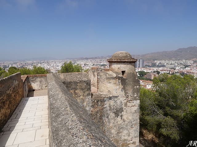 MURALLA: Definición, UTILIDAD e IMPORTANCIA Reveladas