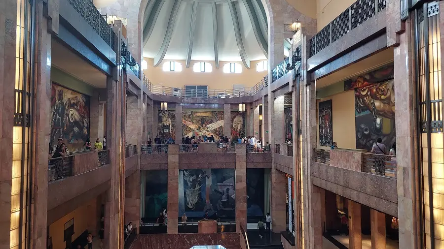 Palacio de Bellas Artes: DESCUBRE su MAGIA INTERIOR