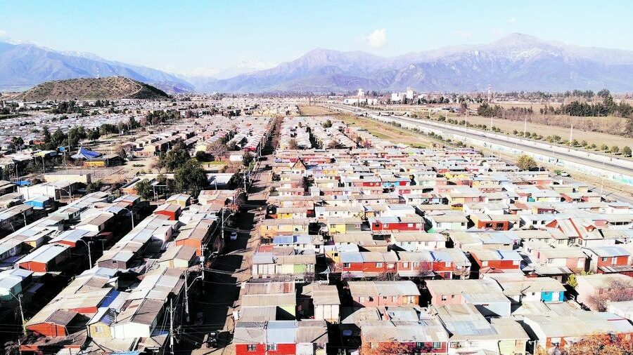 PROBLEMAS DE LA POBLACIÓN: DESAFÍOS CRÍTICOS EN URBANISMO