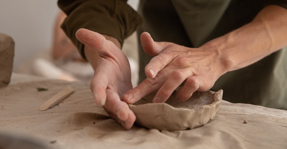 PROCESO ARTESANAL: DESCUBRE SU SIGNIFICADO Y CARACTERÍSTICAS