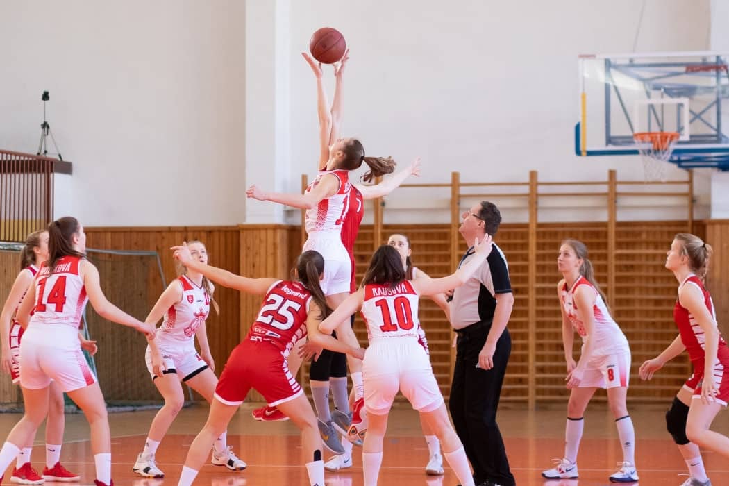 Qué es el baloncesto y cuáles son sus características clave