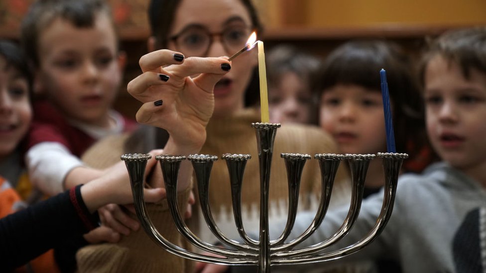 Qué es Hanukkah y cuál es su significado bíblico y cultural
