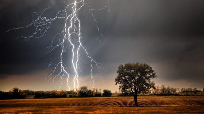 QUÉ ES UN TRUENO: DEFINICIÓN e HISTORIA IMPACTANTE
