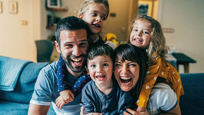 Qué es una familia ensamblada y qué ejemplos la definen