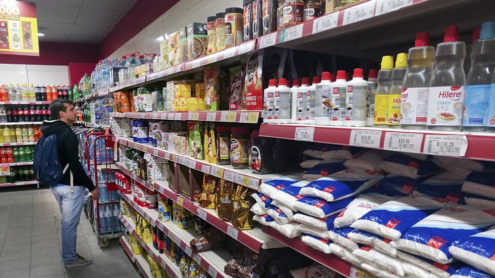Qué es una góndola y cuál es su papel en el comercio actual
