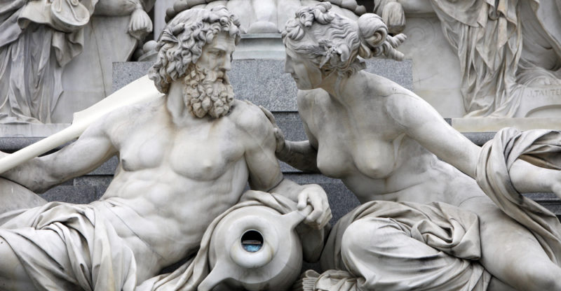 Qué mitología y características definen al dios griego Apolo