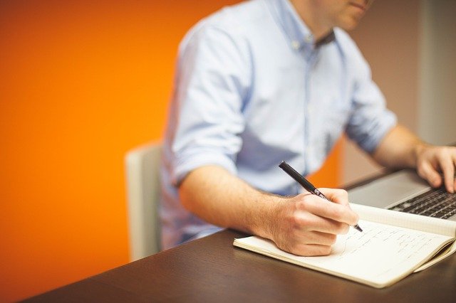 Qué significa la DEDICACIÓN en el ámbito LABORAL y en la RELIGIÓN