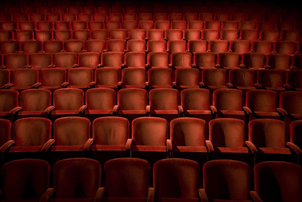 Qué significa y cuál es la función de la platea en el teatro