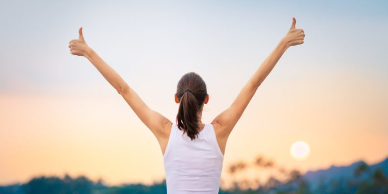 Qué tipos y elementos clave definen la actitud en la vida