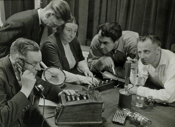 RADIOTEATRO: Definición, Características y Ejemplos Clave